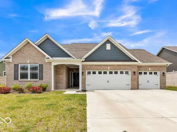 1758 Pelham Dr, Greenwood, IN 46143