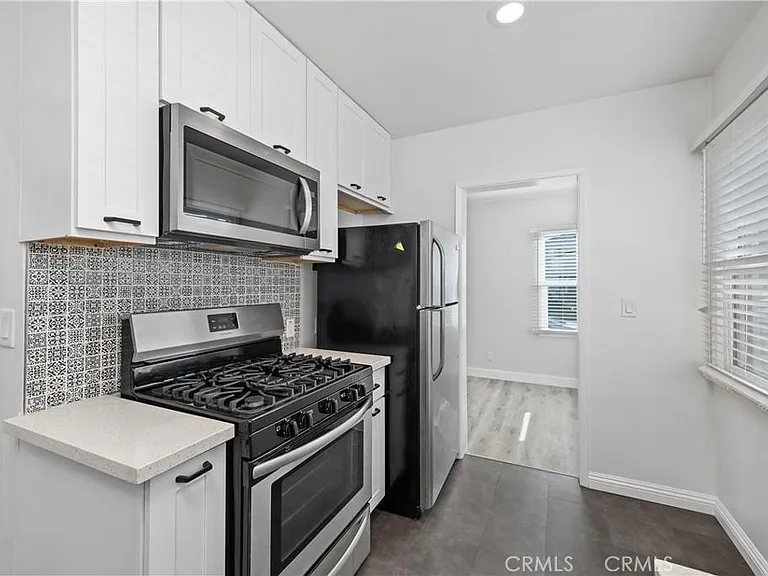 5715 Campo Walk — Photo 5