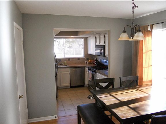 Side A: Dining