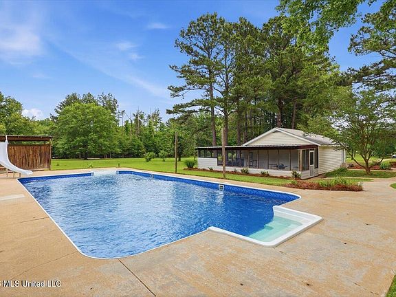 2nd image of 327 Clarkdell Rd