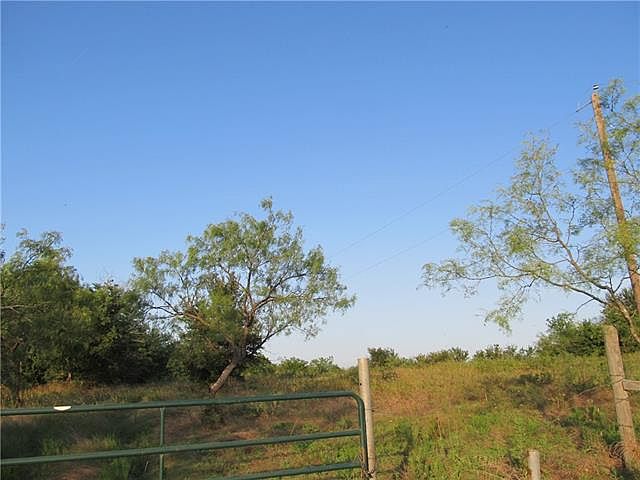 2nd image of 1075 SW County Road 2348