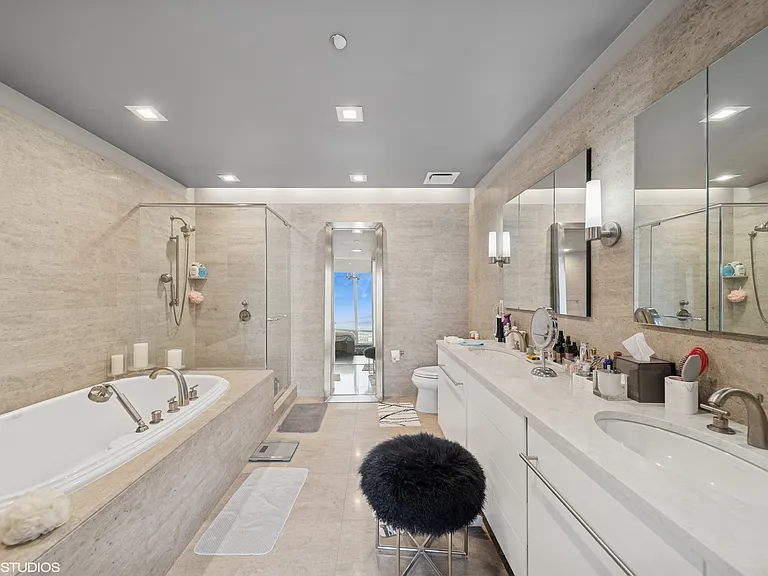 401 N Wabash Ave #37D — Photo 9
