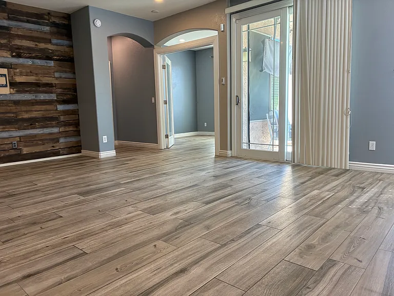 9237 W Irma Ln — Photo 7