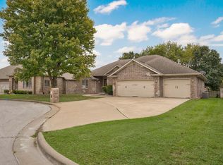 3122 W Knob Hill Street, Springfield, MO 65810