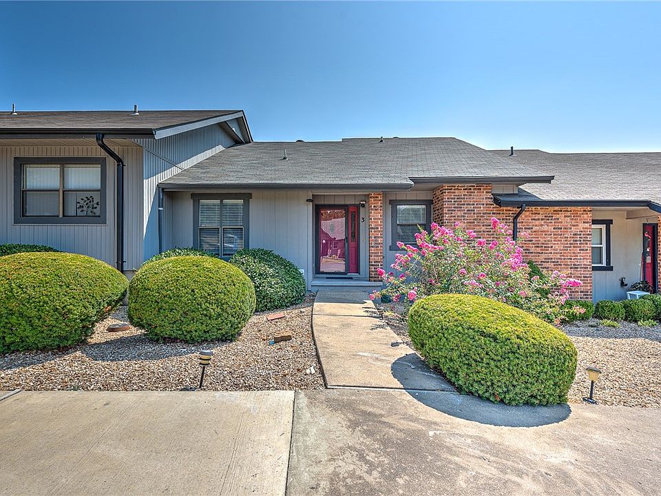 1st image of 3 Canova Ln