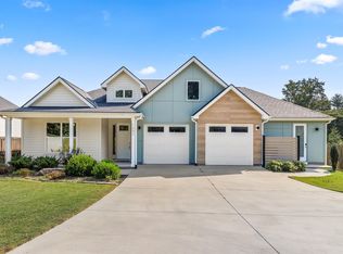 1042 Miller Rd, Greenville, SC 29607