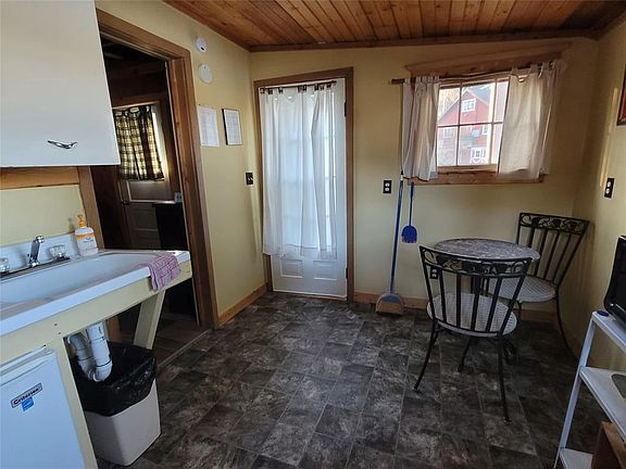 5th image of 2626 7 1/4 Avenue #8