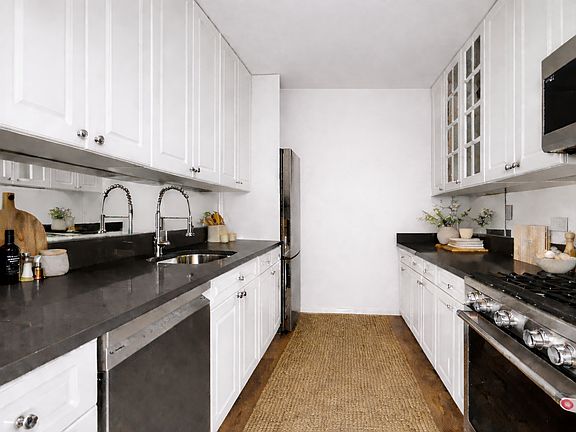 4th image of 1080 Madison Ave #3B