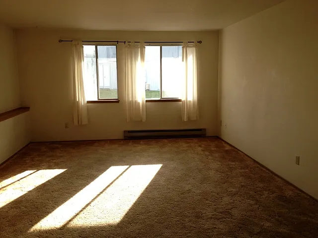 Forsythe (445 SE Regatta Dr) — Photo 2