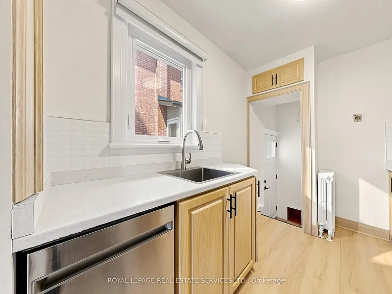 31 Rosemeade Ave — Photo 7