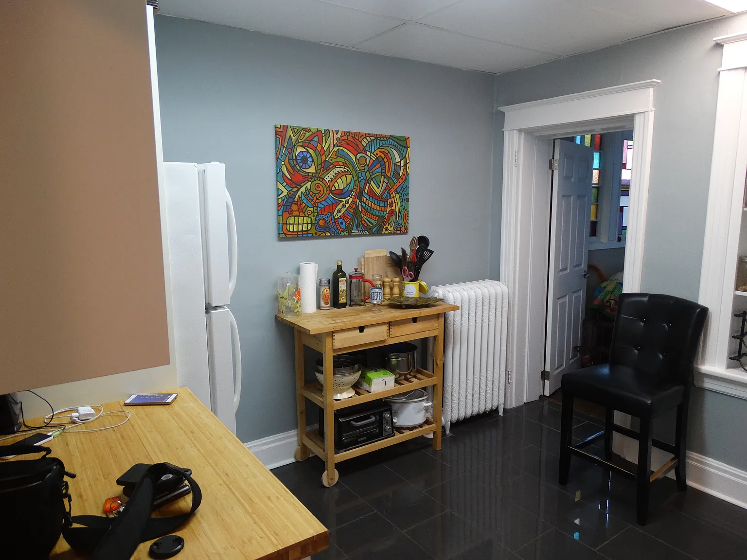 Main Floor Unit With Lots of Space and Charm — Photo 4