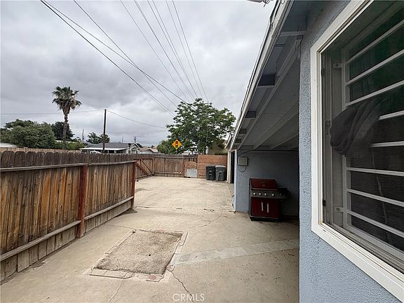 3rd image of 501 W Latham Ave