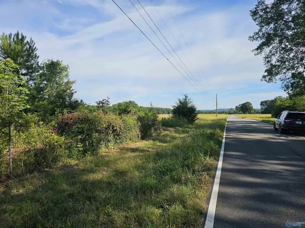 2 E Lee Rd, Hartselle, AL 35640