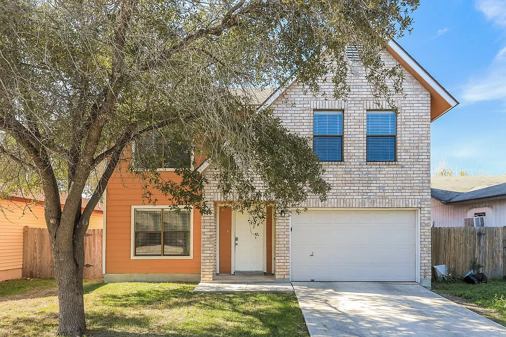 4 bed, 2.5 bath, 1837 sqft, $1,725 — Photo 1