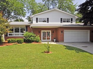 2045 Chestnut St, Waukegan, IL 60087