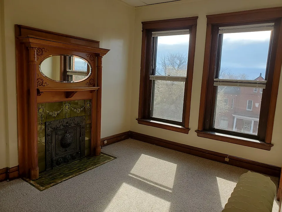715 E 1st St #6