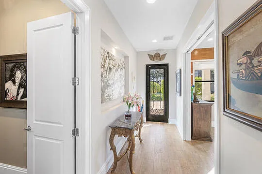 4 bed, 4.5 bath, 2704 sqft, $18,000 — Photo 4