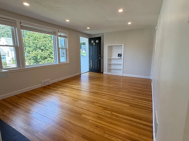 19 Shoreham St — Photo 3