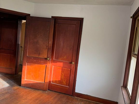 4th image of 1037 Forest Park Blvd NW