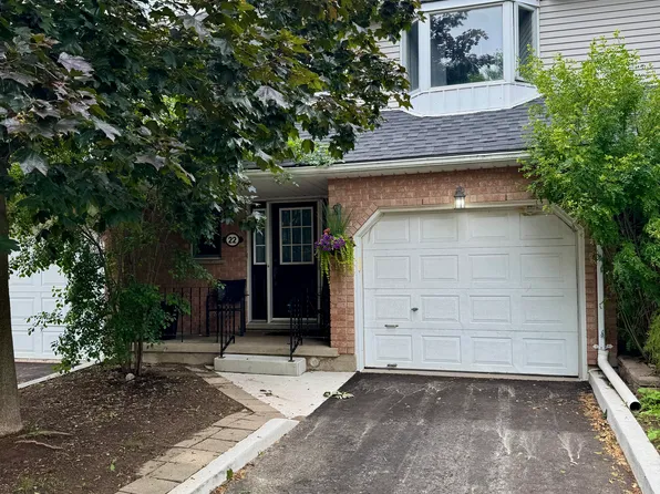 310 Christopher Dr #22, Cambridge, ON N1P 1B4