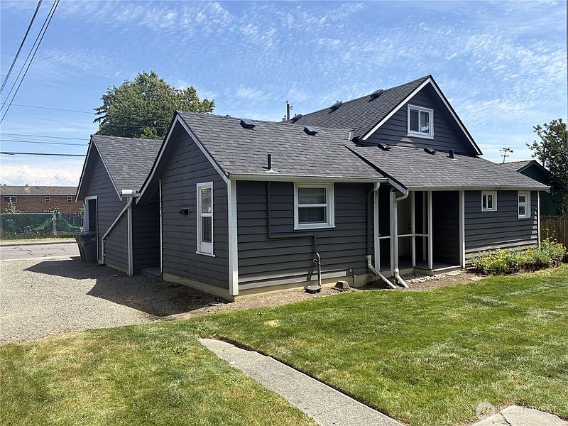 5th image of 2519 Baker Avenue