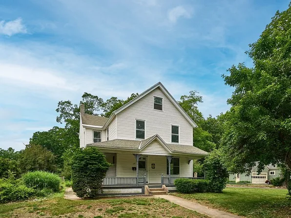 177 Park St, Easthampton, MA 01027