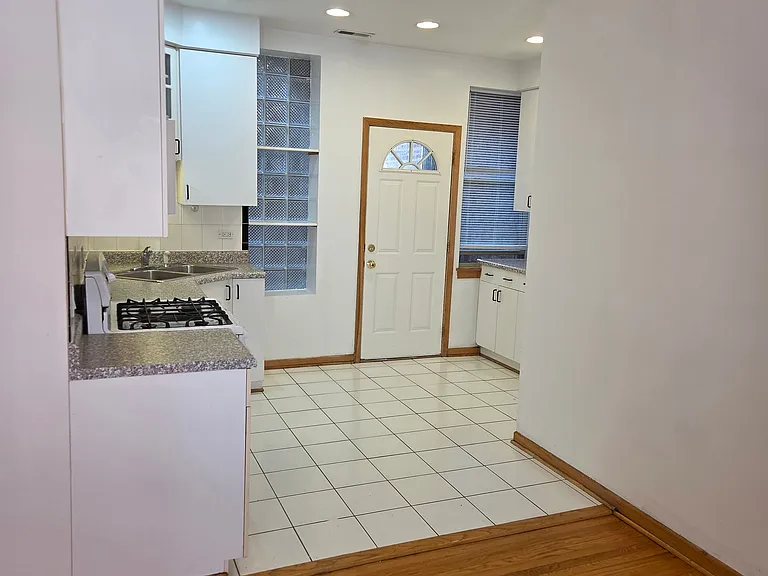 1352 W Jarvis Ave #2 — Photo 10