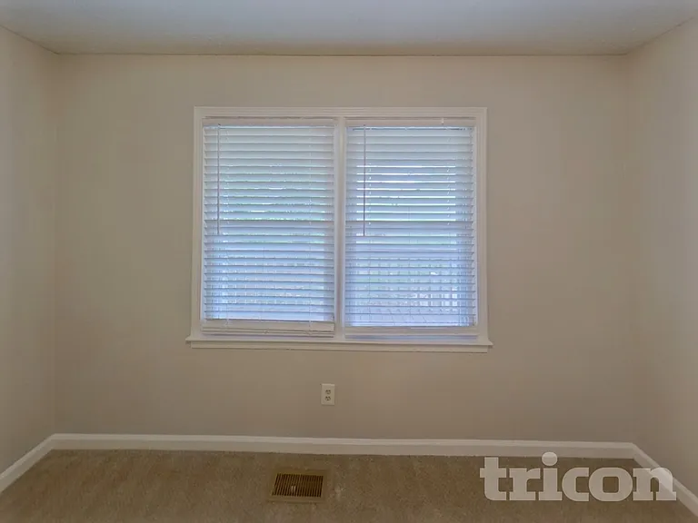 296 Whitney Ln — Photo 14