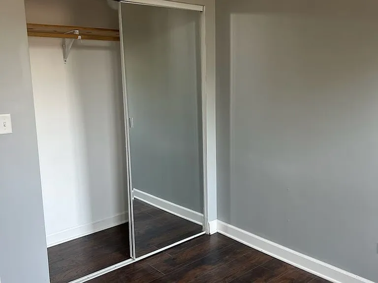 1141 S Western Ave #2R — Photo 2