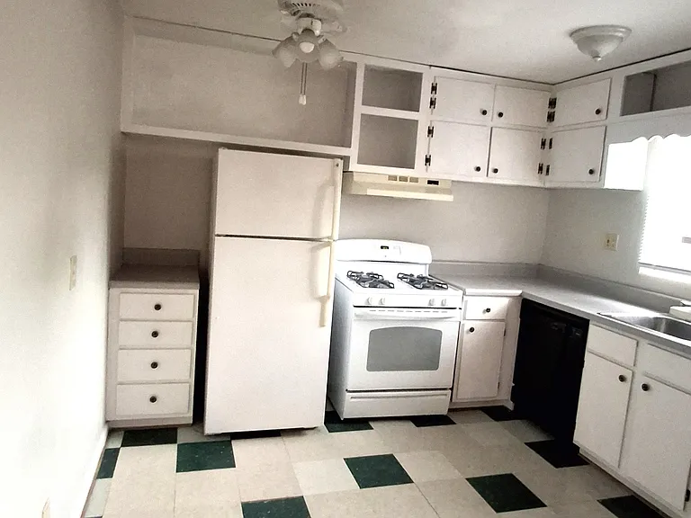 756 Greenwood Ave NE #3 — Photo 5