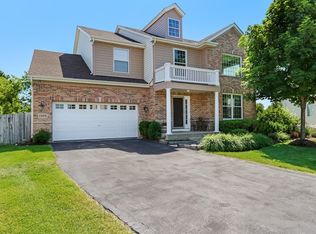 2205 Colchester Ave, Hoffman Estates, IL 60192