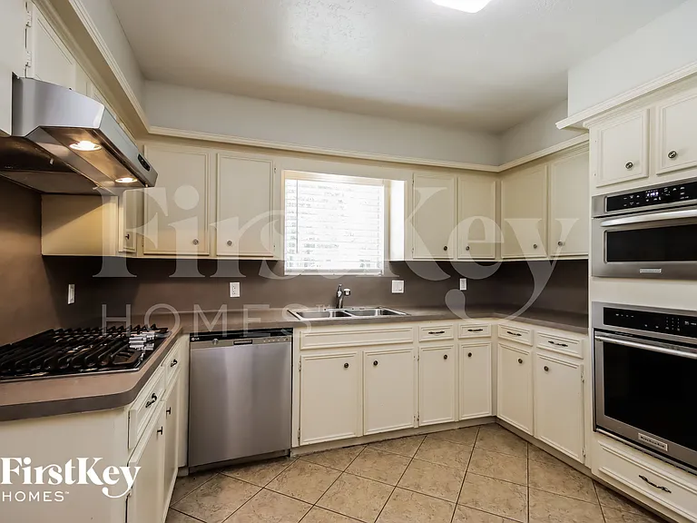 26715 Westwood Dr — Photo 6