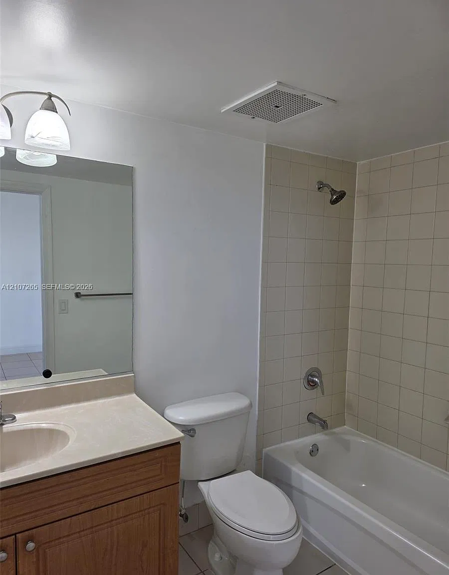 Brickell Vista Condo — Photo 2