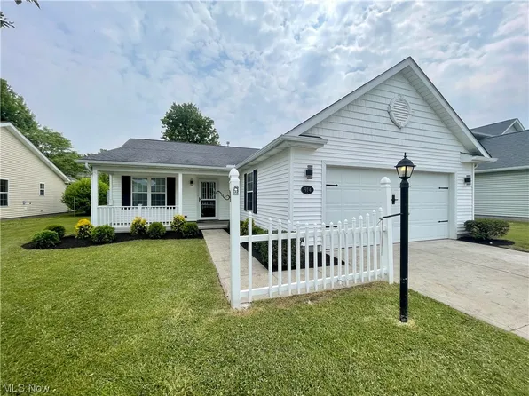 914 Beachfront Dr, Painesville, OH 44077
