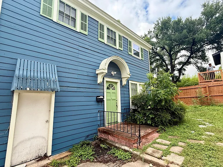 3305 Duval St #B — Photo 1