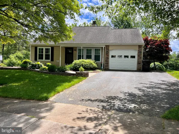 7 Ravens Ct, Reading, PA 19606