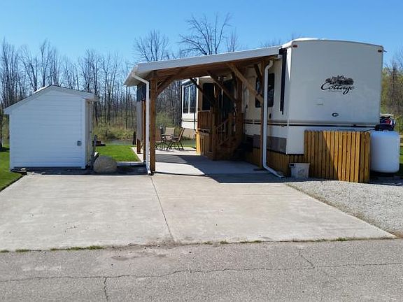 2nd image of 831 S Main St #250