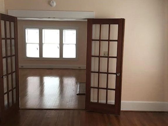 5th image of 2103 Walker Ave