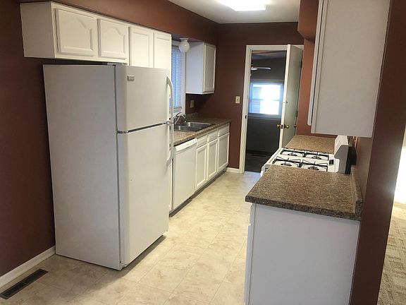 5th image of 465 S Bresee Ave
