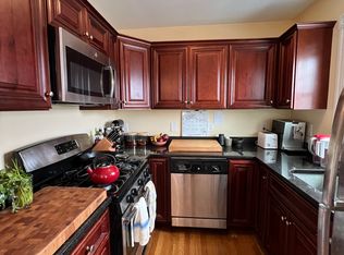 26 White St #2V, Cambridge, MA 02140