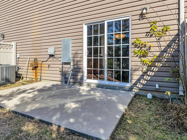 8103 Valley Oak Dr — Photo 22