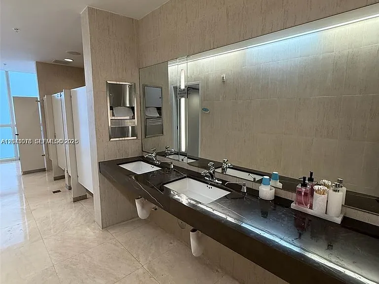 18201 E Collins Ave #5009 — Photo 27