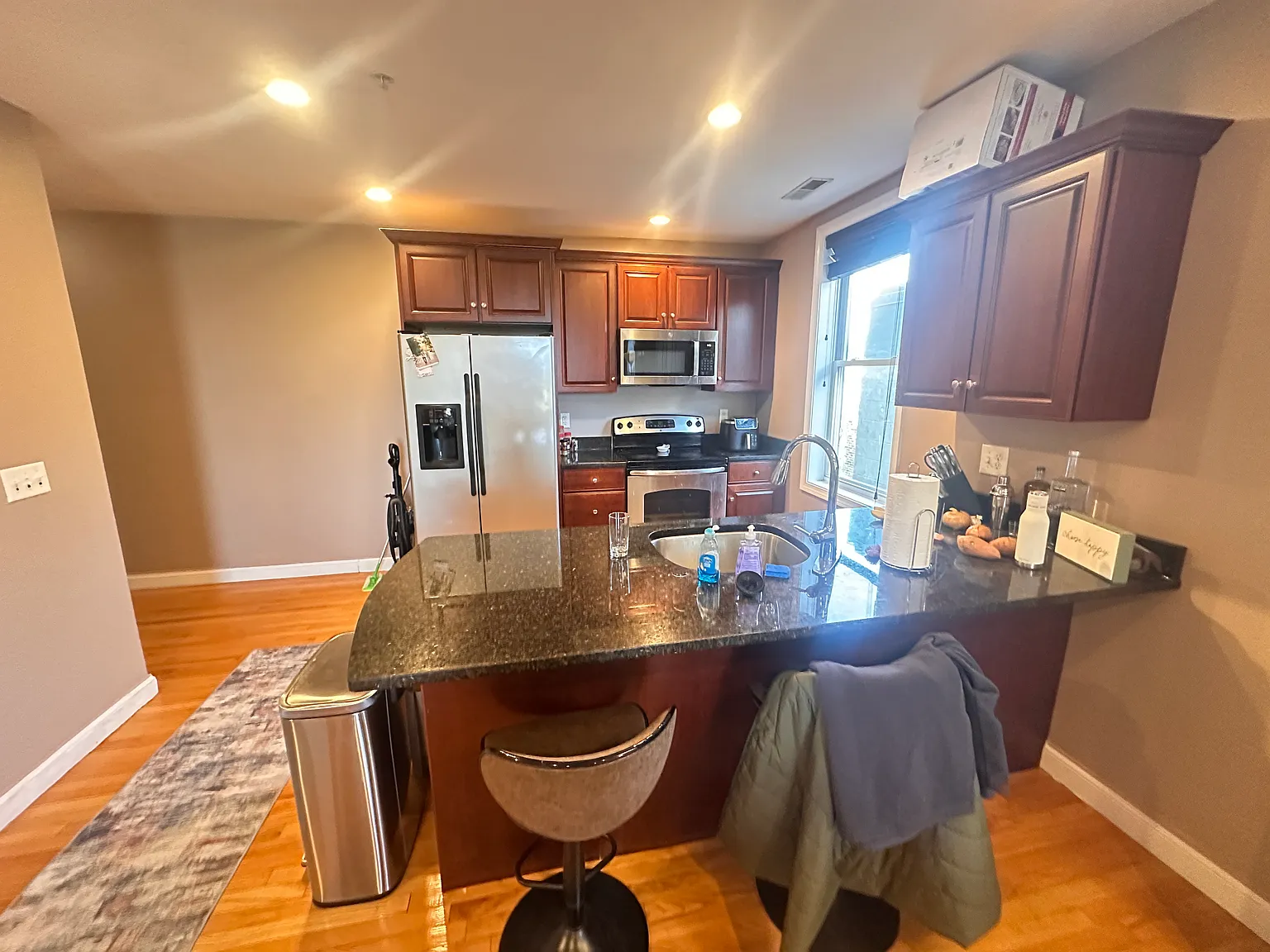 1 bed, 750 sqft, $2,995 — Photo 3
