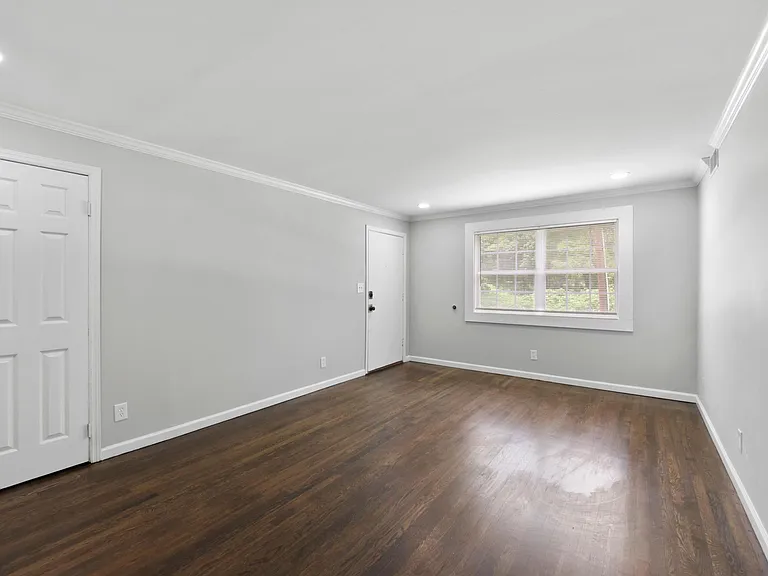 1584 Line St — Photo 12