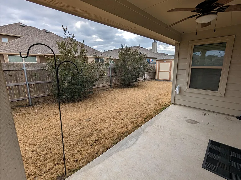 313 Summer Pointe Dr — Photo 31