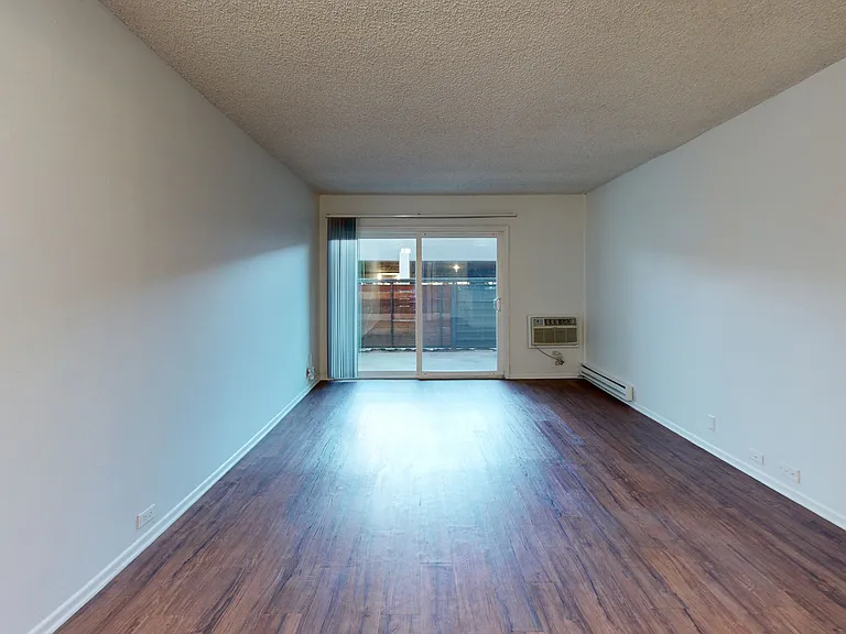 Eight 80 Newport Beach — Photo 166