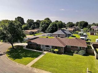 411 N 27th St, Ozark, AR 72949