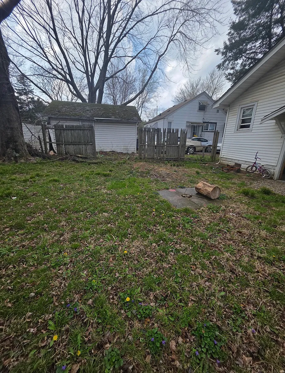 Building Photo - 2457 E Garfield Ave