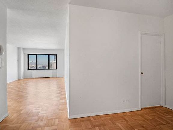 4th image of 20 W 64th St APT 29H