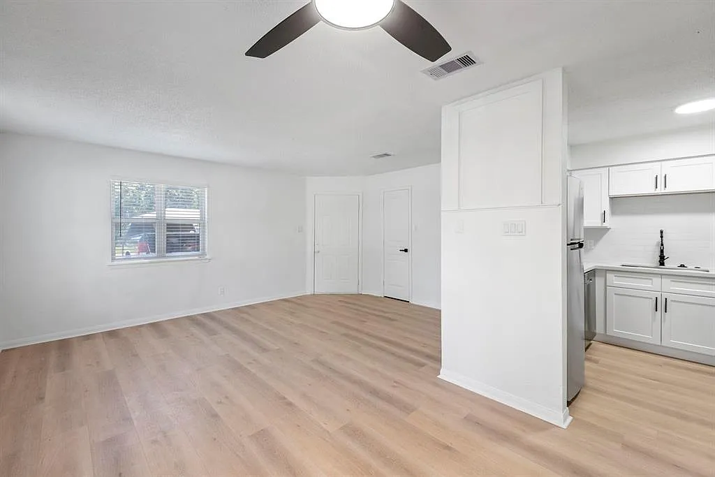 700 Lyle West Avenue - A — Photo 4